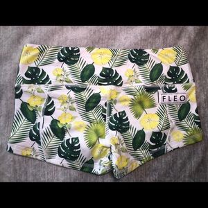 Palm Leaf Fleo Shorts: Contour Low Rise 🌿🌴
